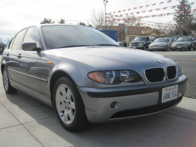 2005 BMW 325  i