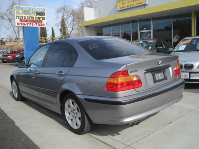 2005 BMW 325 i