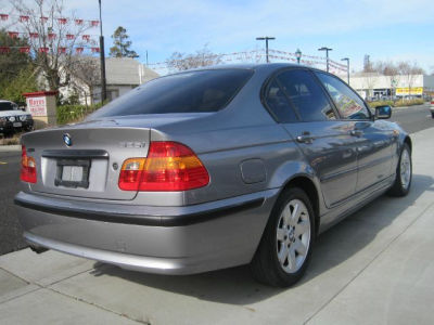 2005 BMW 325 i