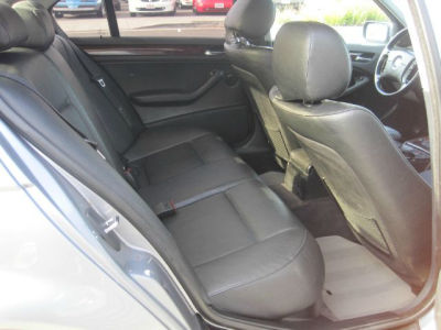 2005 BMW 325 i