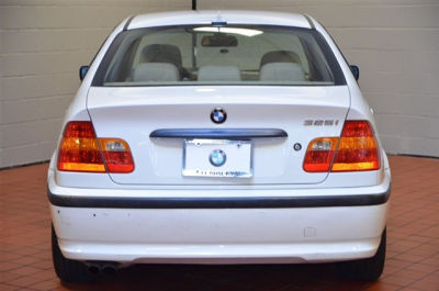 2005 BMW 325  i