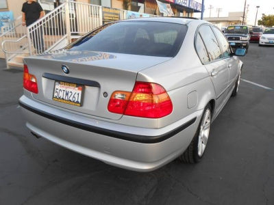 2003 BMW 325 i