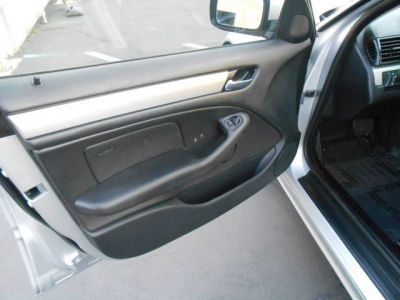 2003 BMW 325 i