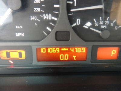 2004 BMW 325  xi