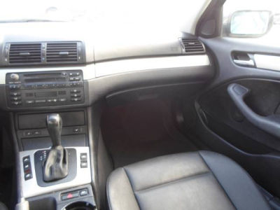 2002 BMW 325 i