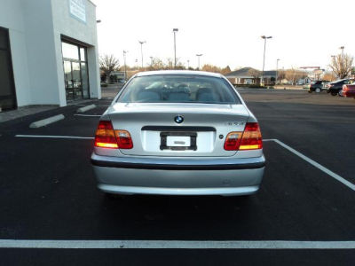 2003 BMW 325  i