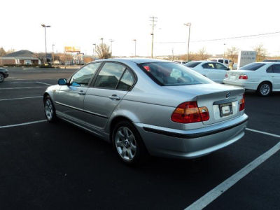 2003 BMW 325  i