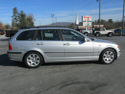 2003 BMW 325  iT