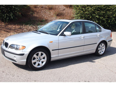 2003 BMW 325  i