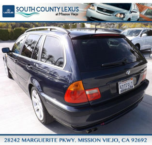 2002 BMW 325  iT