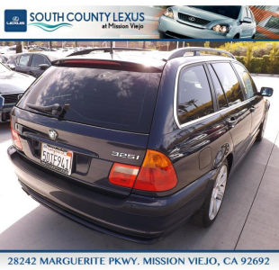 2002 BMW 325  iT