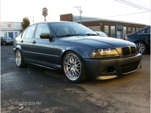 2001 BMW 325  i