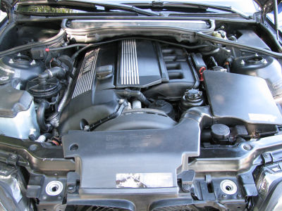 2004 BMW 325 i