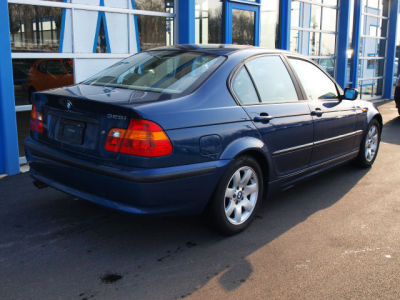 2003 BMW 325 i