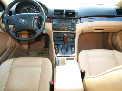 2003 BMW 325 i