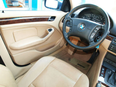 2003 BMW 325 i