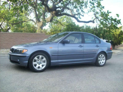 2002 BMW 325  i