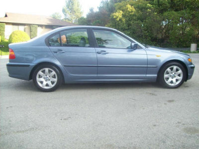 2002 BMW 325 i