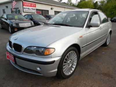 2003 BMW 325  xi