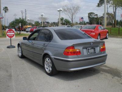2005 BMW 325 i