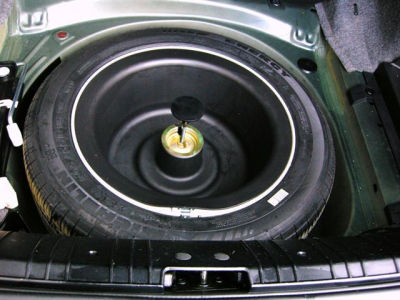 2002 BMW 325  i