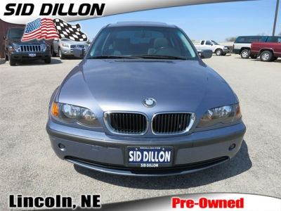 2002 BMW 325  i