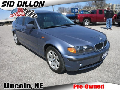 2002 BMW 325  i