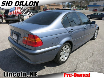 2002 BMW 325  i