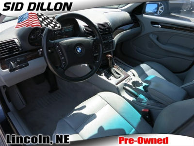 2002 BMW 325  i