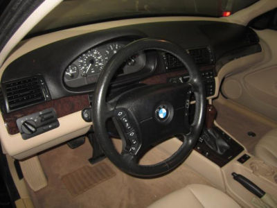 2003 BMW 325  xi