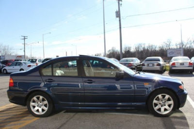 2003 BMW 325 i