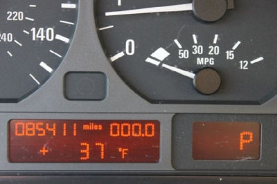2003 BMW 325 i