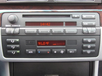 2001 BMW 325 i