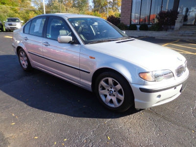 2005 BMW 325  i