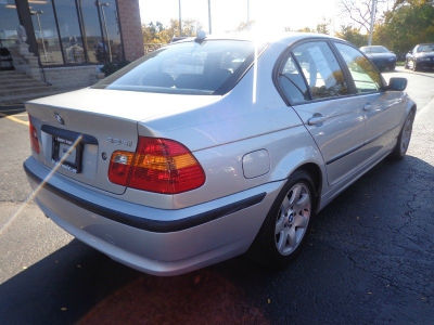 2005 BMW 325 i