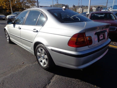 2005 BMW 325 i