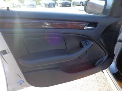 2005 BMW 325 i