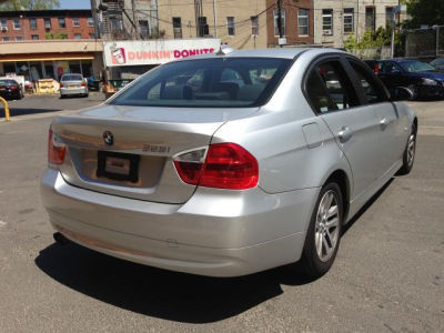 2006 BMW 325 i