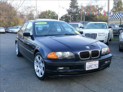 2001 BMW 325  i