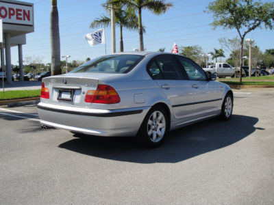 2005 BMW 325 i