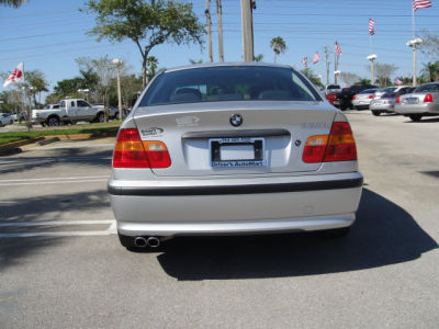 2005 BMW 325 i