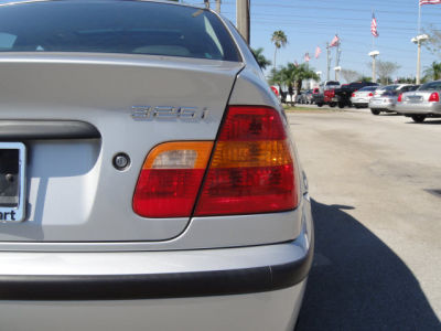 2005 BMW 325 i