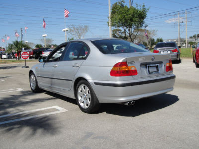 2005 BMW 325 i
