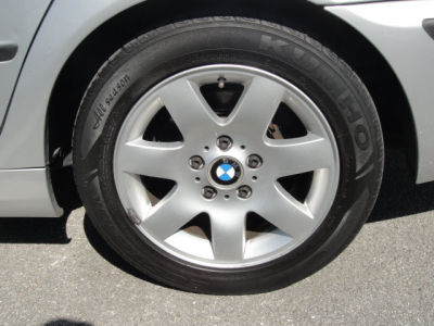 2005 BMW 325 i