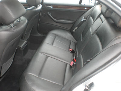 2004 BMW 325 xi