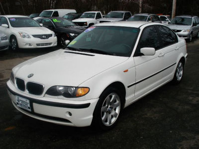 2002 BMW 325  xi