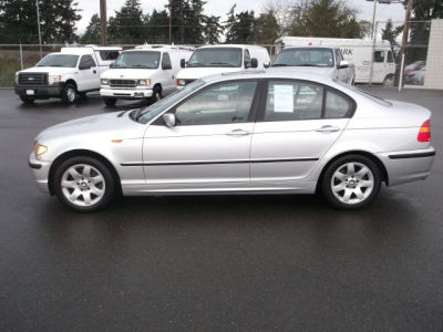 2002 BMW 325  i