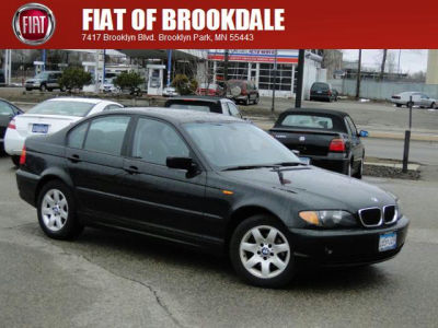 2004 BMW 325  xi