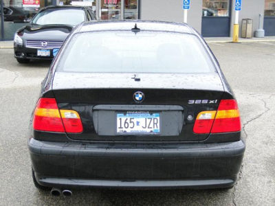 2004 BMW 325  xi