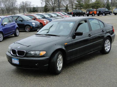 2004 BMW 325  xi